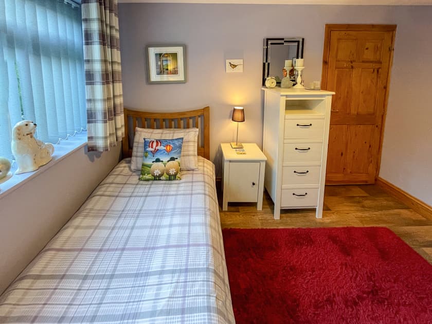Twin bedroom | Mystified Bungalow, Bishopdale, near Leyburn