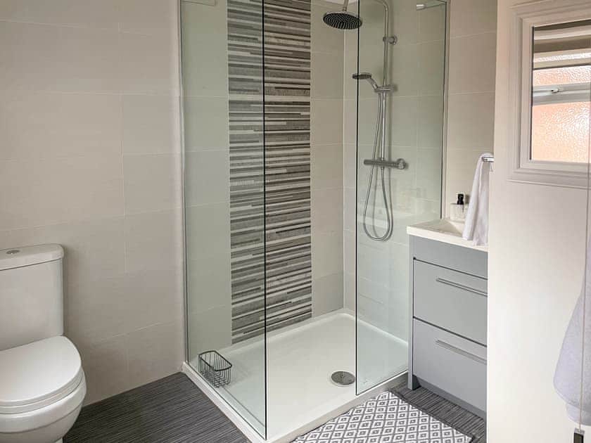 Shower room | Driftwood Cottage, Gorleston-on-Sea