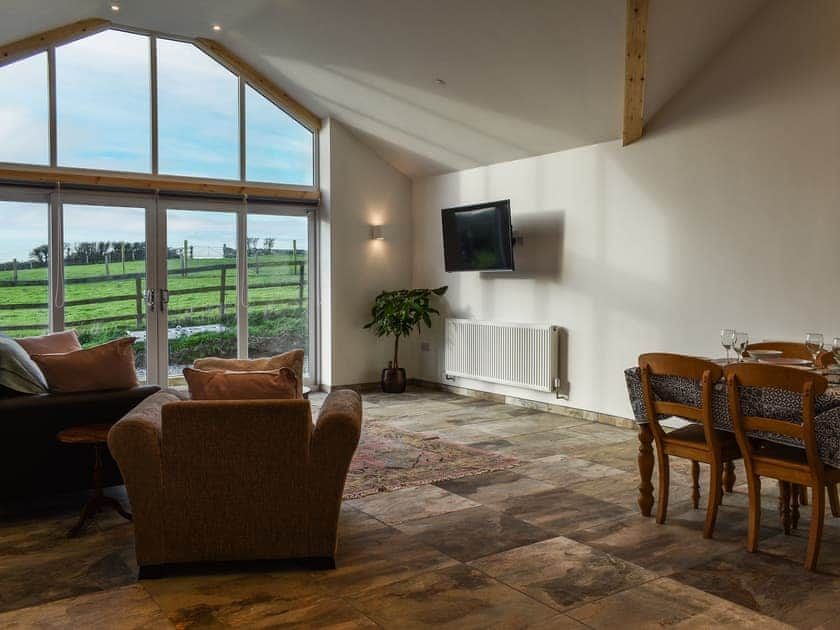 Open plan living space | Neuadd Wen - Branwen - Neuadd Wen Cottages, Llanfachraeth, near Holyhead