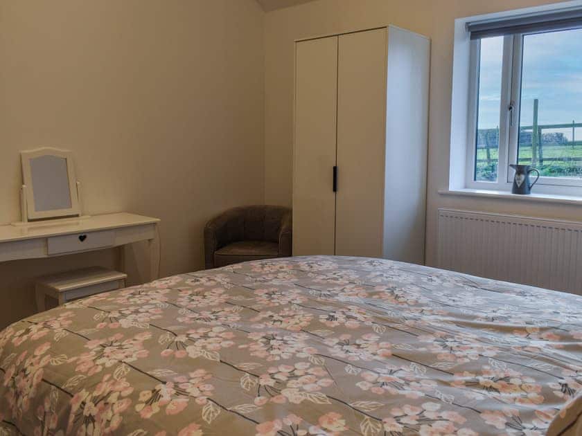 Double bedroom | Neuadd Wen - Branwen - Neuadd Wen Cottages, Llanfachraeth, near Holyhead