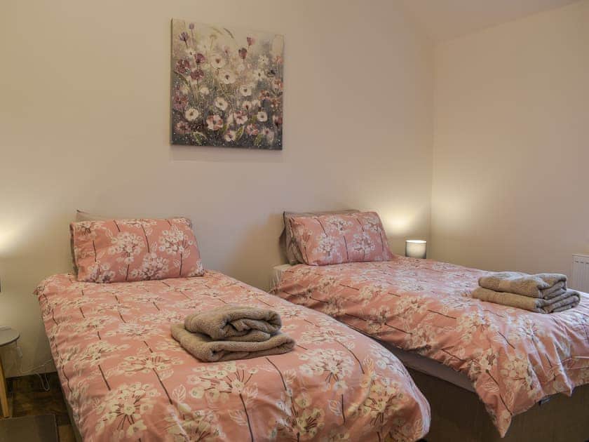 Twin bedroom | Neuadd Wen - Branwen - Neuadd Wen Cottages, Llanfachraeth, near Holyhead