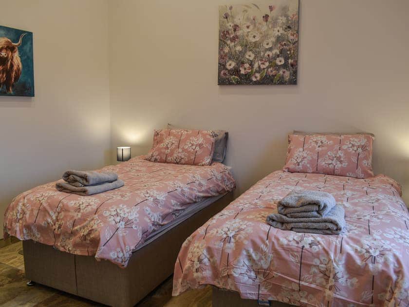Twin bedroom | Neuadd Wen - Branwen - Neuadd Wen Cottages, Llanfachraeth, near Holyhead