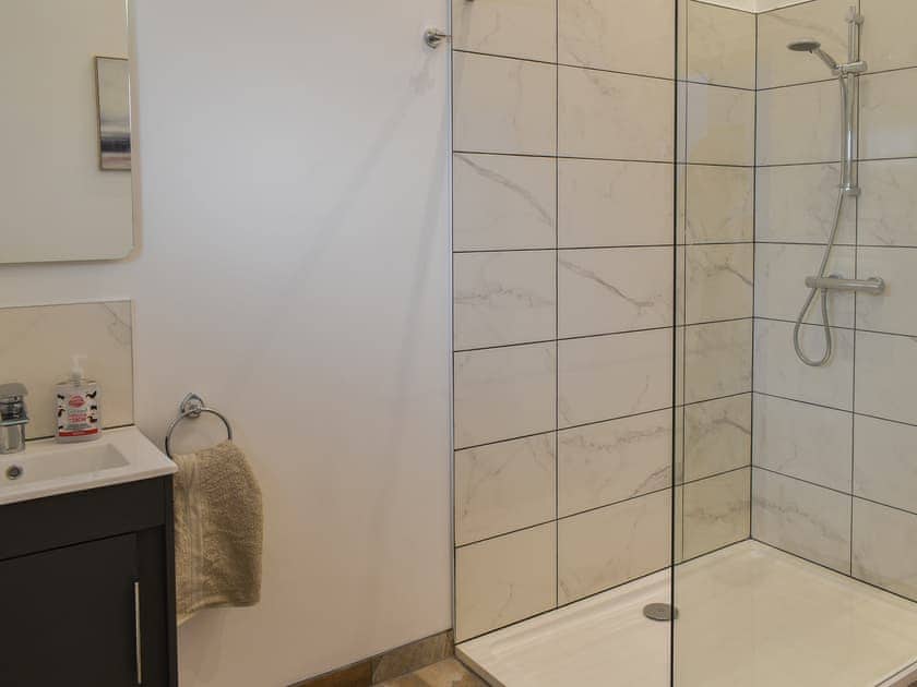 Shower room | Neuadd Wen - Branwen - Neuadd Wen Cottages, Llanfachraeth, near Holyhead
