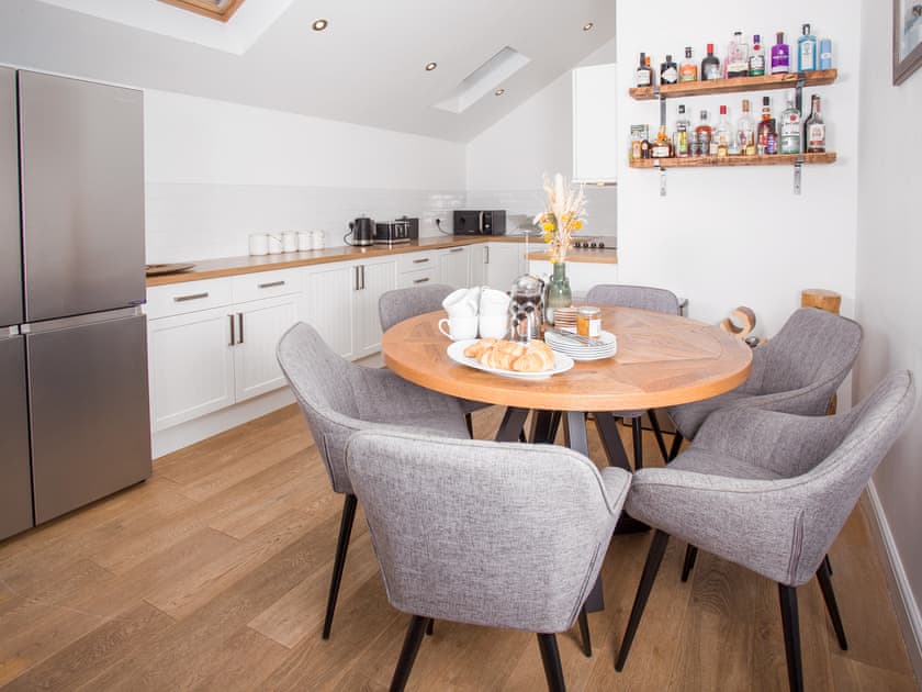 Kitchen/diner | Wyn y Mor, Gwbert-on-Sea