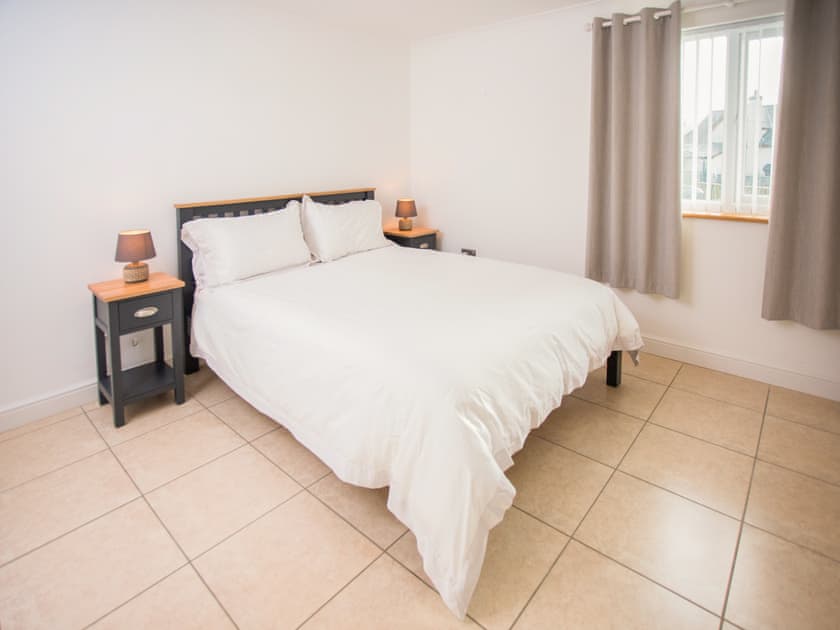 Double bedroom | Wyn y Mor, Gwbert-on-Sea