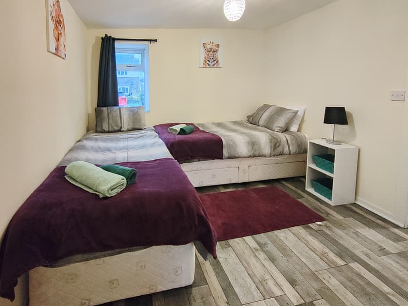 Twin bedroom | Penlon Farm Cottage, Beulah