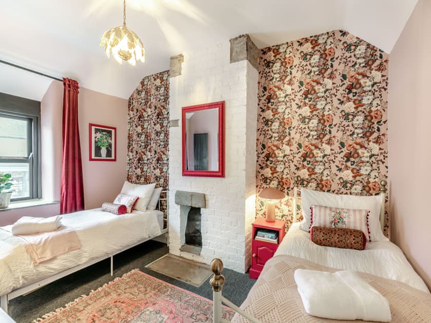 Twin bedroom | Verona House, Tideswell, near Buxton