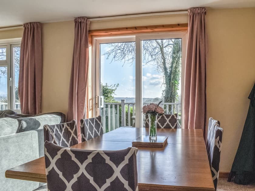 Dining Area End with Lounge Area to left | Seanicview Lodge, Callington