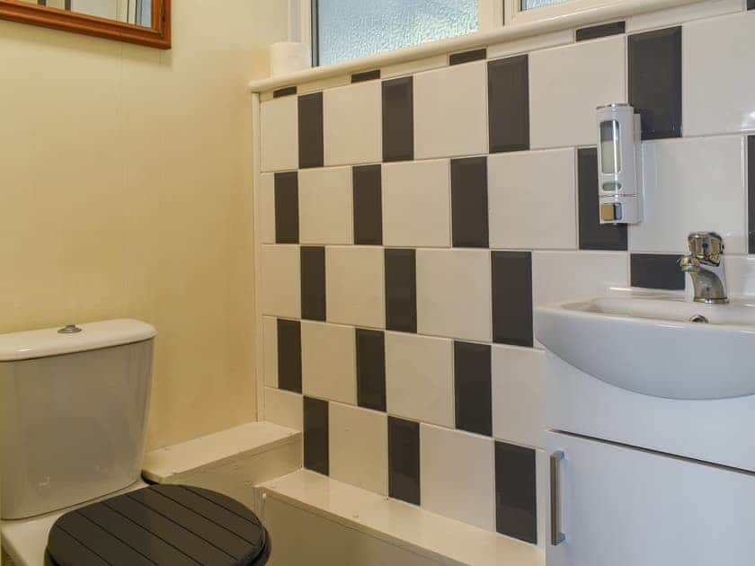 Bathroom | Seanicview Cottage 2 - Seanicview Cottages, Callington