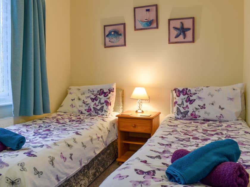 Twin bedroom | Seanicview Primrose Lodge, Callington