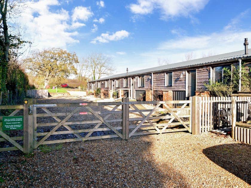 Parking | Rossiters Cottage - Rossiter’s Vineyard Barn, Wellow, near Yarmouth