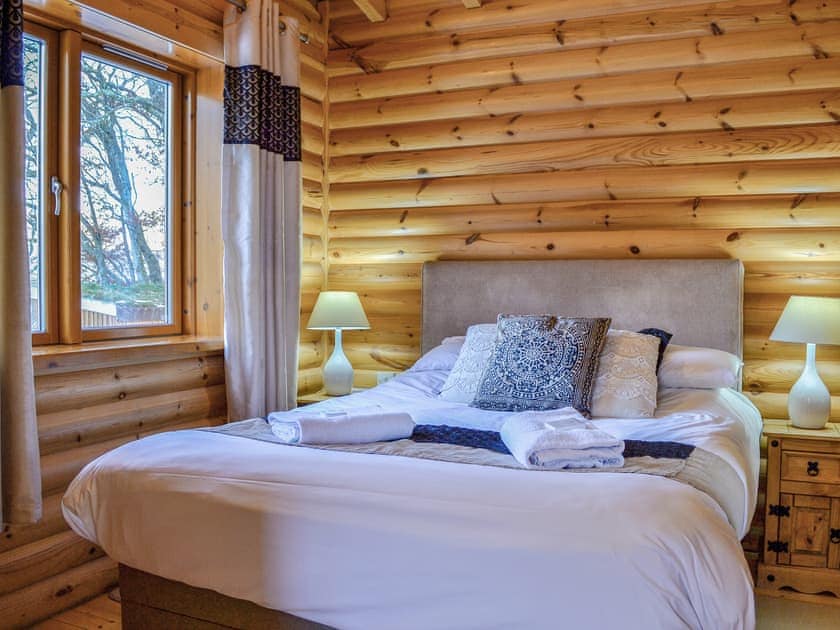 Double bedroom | Scotsview - Glenbeag Mountain Lodges, Spittal of Glenshee