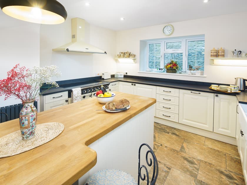 Kitchen | Ty Bledrws, Betws Bledrws