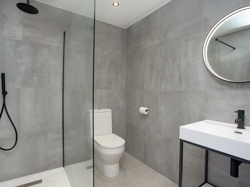 En-suite | Dehra Dun, Torpoint
