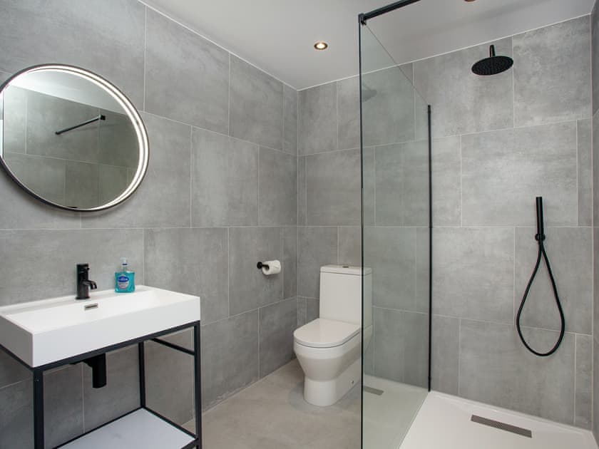 En-suite | Dehra Dun, Torpoint