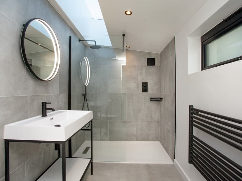 Shower room | Dehra Dun, Torpoint