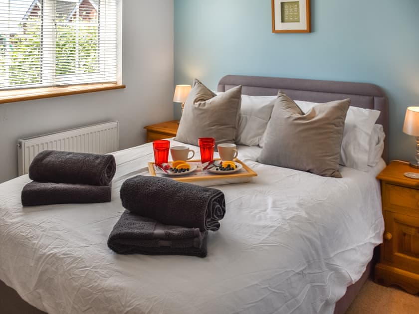 Double bedroom | Fern Villa, Lowestoft