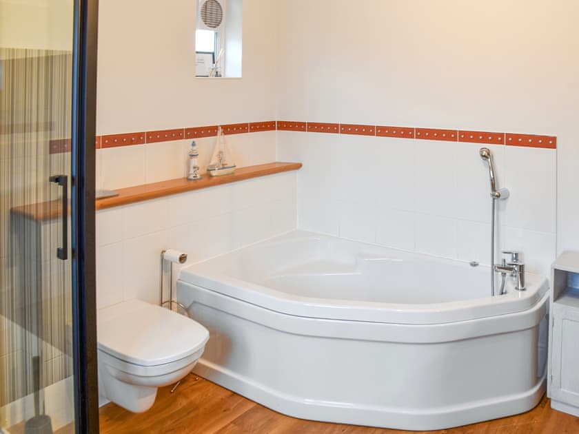 Bathroom | Fern Villa, Lowestoft