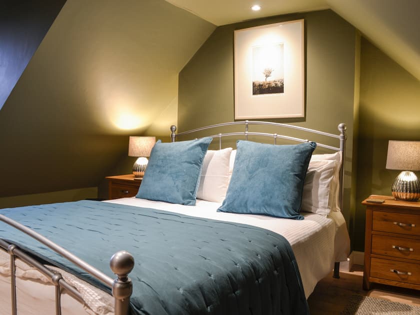 Double bedroom | Cotlea East Cottage, Alyth, near Blairgowrie