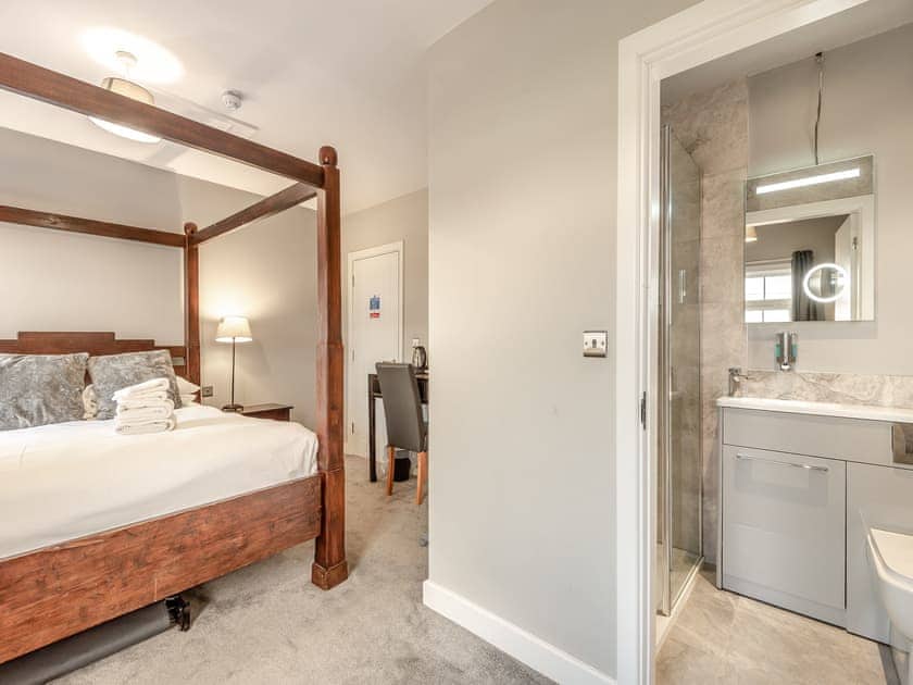 Four Poster bedroom | The Granary Villa - The Granary Hotel, Shenstone