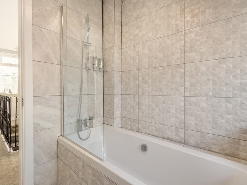 Bathroom | The Granary Villa - The Granary Hotel, Shenstone