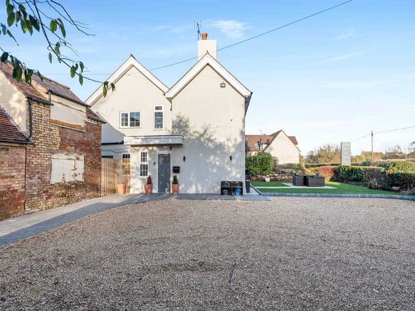 Parking | The Granary Villa - The Granary Hotel, Shenstone