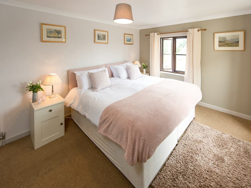 King-size bedroom  | Crown Inn, Woolhope, near Ledbury