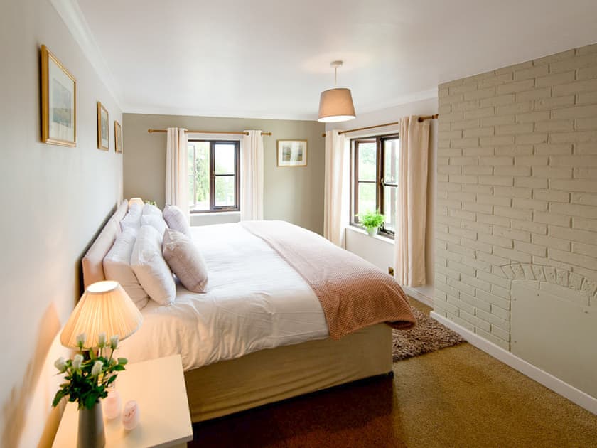 Super-king bedroom  | Crown Inn, Woolhope, near Ledbury