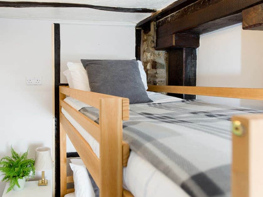 Bunk bedroom | Crown Inn, Woolhope, near Ledbury