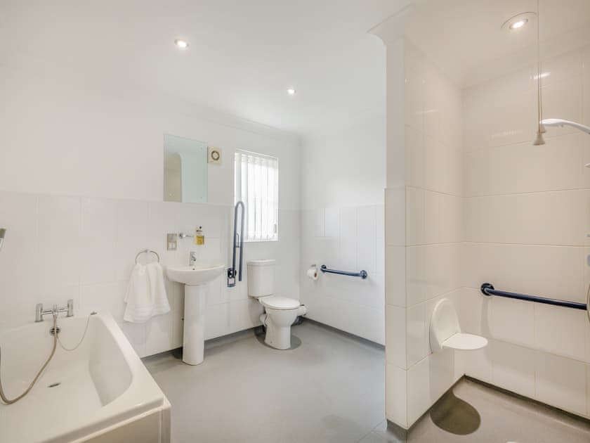 Bathroom | The Willows, Sea Palling