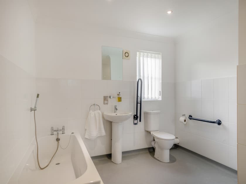 Bathroom | The Willows, Sea Palling