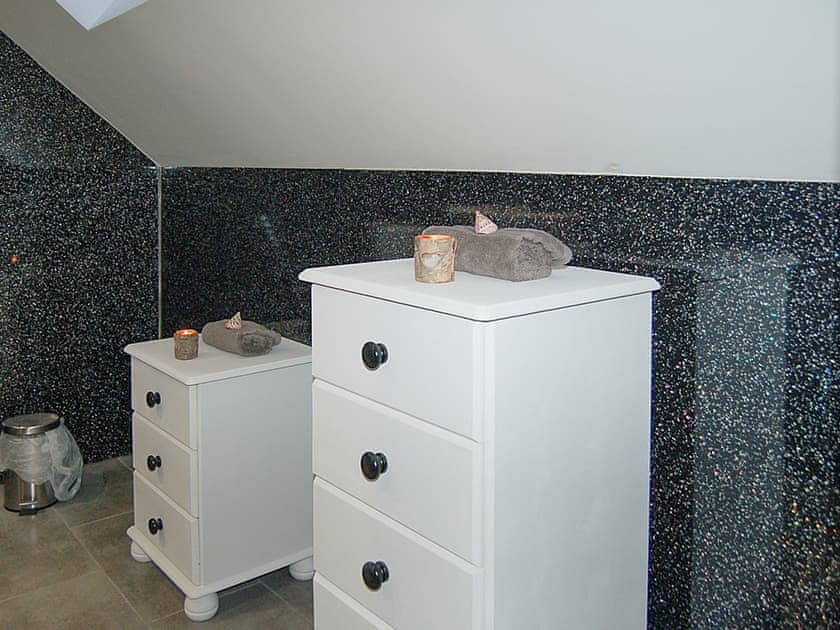 En-suite | Sena Tor Burs, Tywyn, near Aberdovey