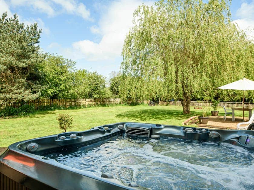 Hot tub | Willis House - Willis House and Willis Barn, Iron Acton