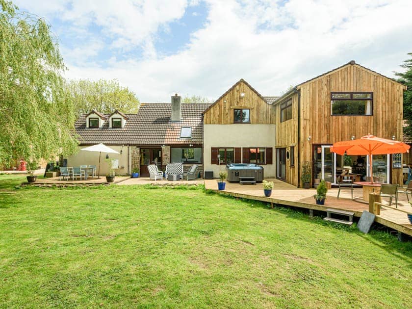 Exterior | Willis House - Willis House and Willis Barn, Iron Acton