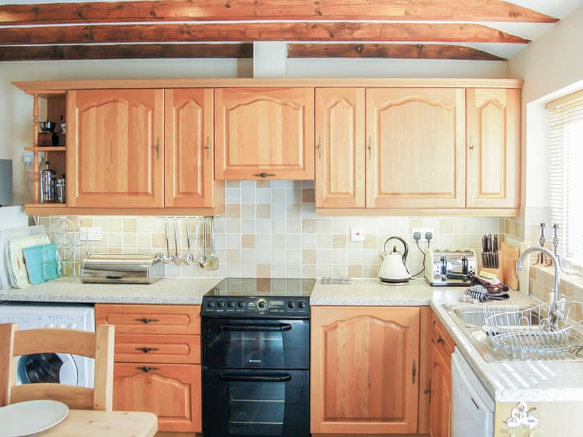 Kitchen/diner | Glyn Saron Cottage, Bryncrug<br />