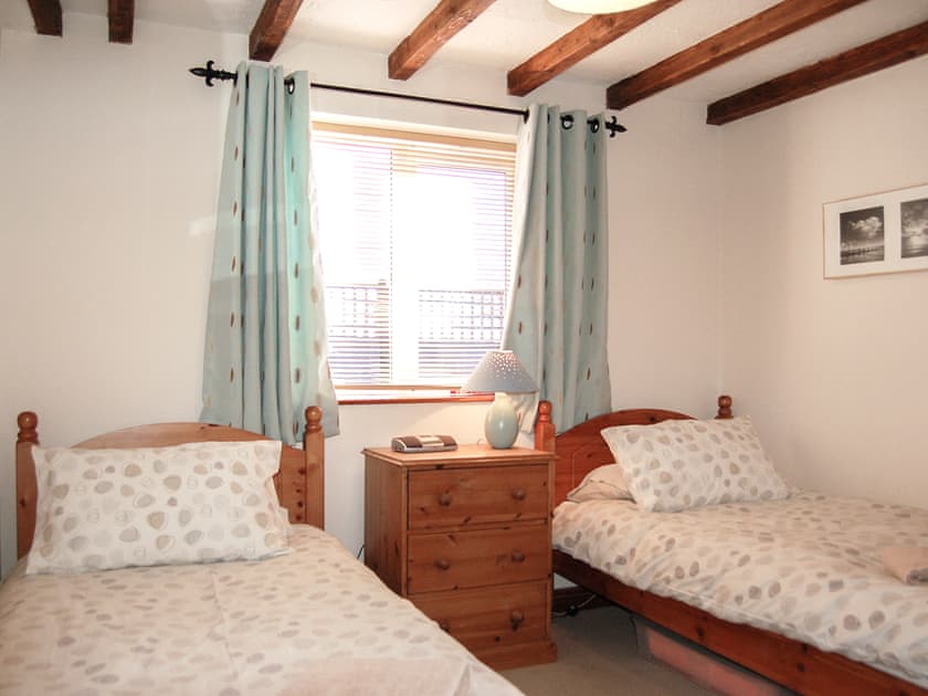 Twin bedroom | Glyn Saron Cottage, Bryncrug<br />