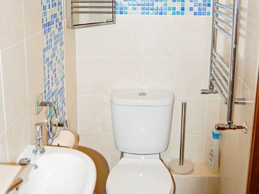 En-suite | Sand Dune Sea View Apartment, Barmouth