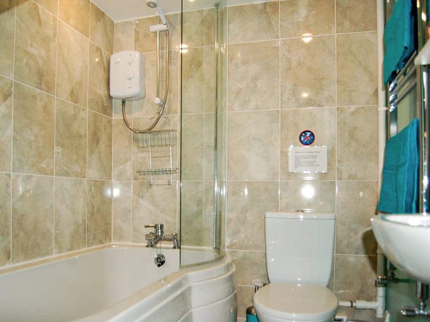 Bathroom | Sand Dune Sea View Apartment, Barmouth