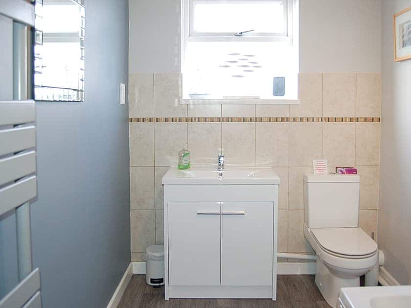 Bathroom | Swn Y Tonnau, Tywyn. near Aberdovey