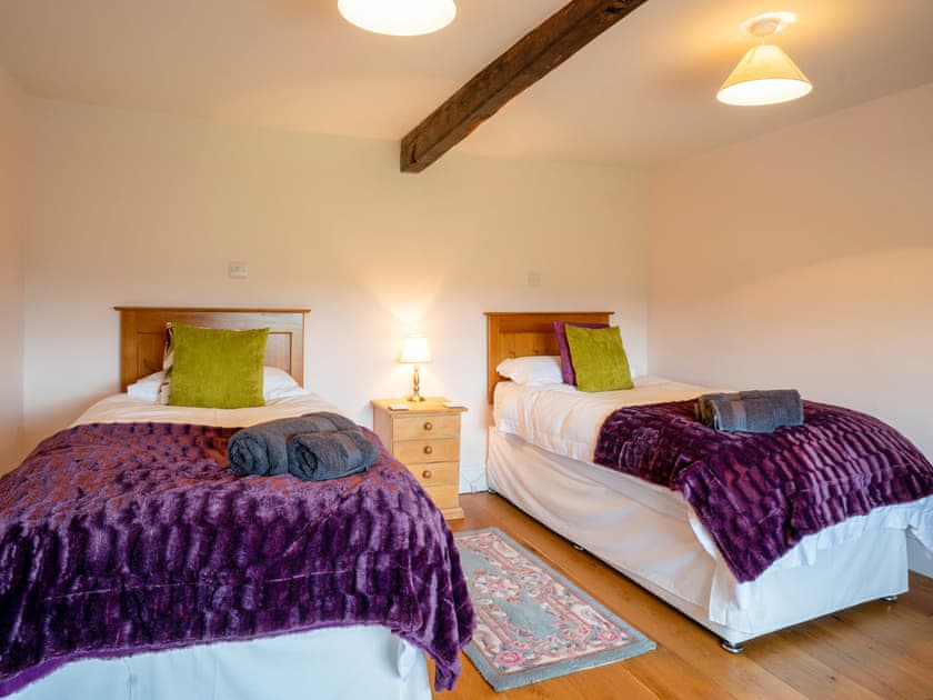 Twin bedroom | Rimmers Farmhouse, Wichenford, near Worcester
