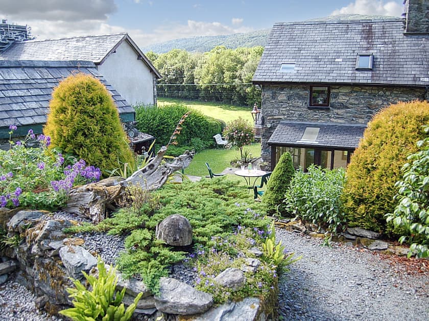 Garden | Tre-Allt Cottage, Dolgellau