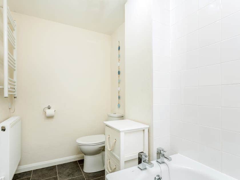 Bathroom | Fry’s Barn - Home Farm Cottages, Winscombe