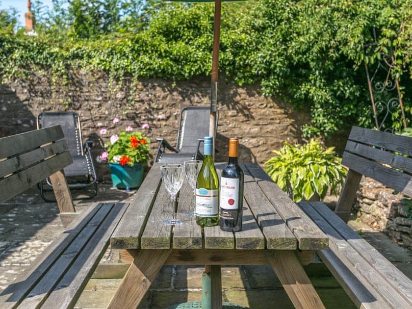 Outdoor area | Fry’s Barn - Home Farm Cottages, Winscombe