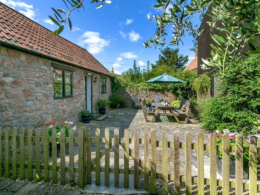 Exterior | Fry’s Barn - Home Farm Cottages, Winscombe