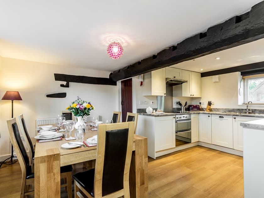 Kitchen/diner | Granary - Home Farm Cottages, Winscombe