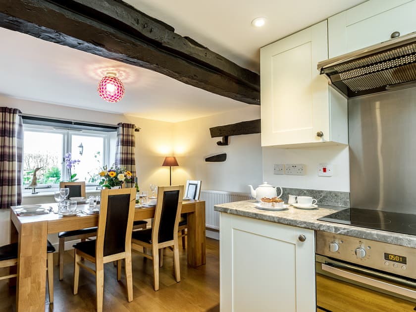 Kitchen/diner | Granary - Home Farm Cottages, Winscombe