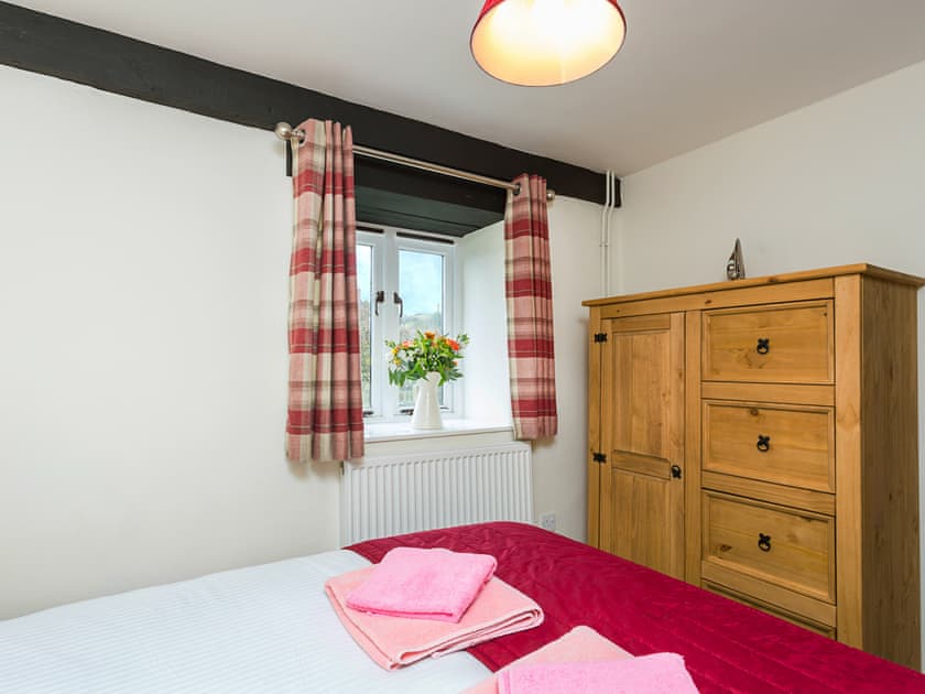 Double bedroom | Granary - Home Farm Cottages, Winscombe