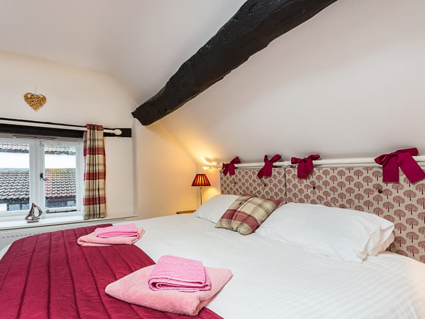 Double bedroom | Granary - Home Farm Cottages, Winscombe