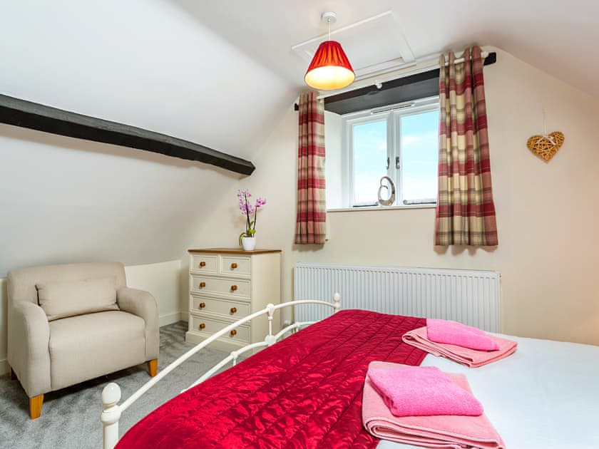 Double bedroom | Granary - Home Farm Cottages, Winscombe