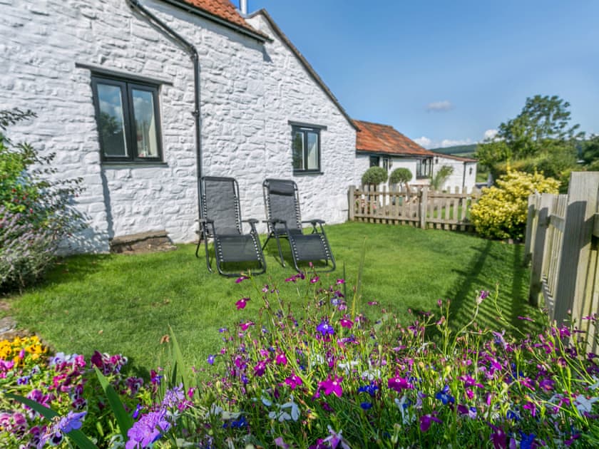 Garden | Granary - Home Farm Cottages, Winscombe